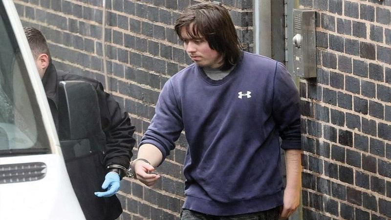 এআইয়ের ‘পরামর্শে’ মাকে হাতুড়ি দিয়ে পিটিয়ে হত্যা করল কিশোর