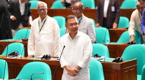 ৫ মিনিট আগেই সংসদের অধিবেশনে প্রবেশ করেন প্রধানমন্ত্রী তারেক রহমান