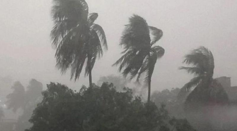 রাতে ঢাকাসহ দেশের ১৩ জেলায় ৬০ কি.মি. বেগে ঝড়ের শঙ্কা
