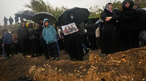 ইসরায়েলি হামলায় নিহত লেবাননের সাংবাদিকদের দাফন সম্পন্ন