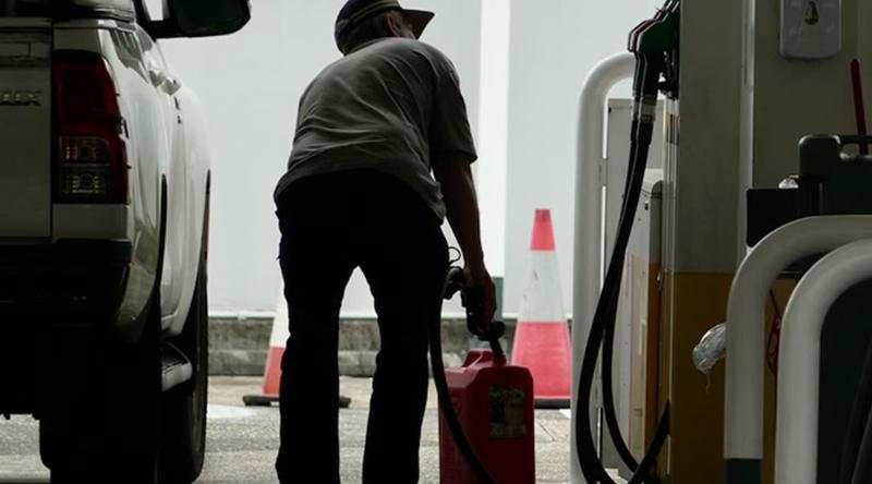 বাড়িতে ৪ লিটার পেট্রোল রাখার দায়ে ১ ব্যক্তিকে কারাদণ্ড