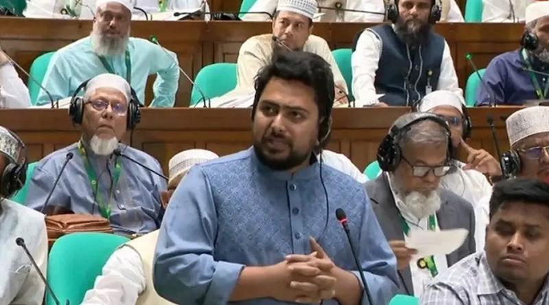 আমরা সংবিধান সংশোধনের জন্য নয়, সংস্কারের জন্য এসেছি: নাহিদ ইসলাম