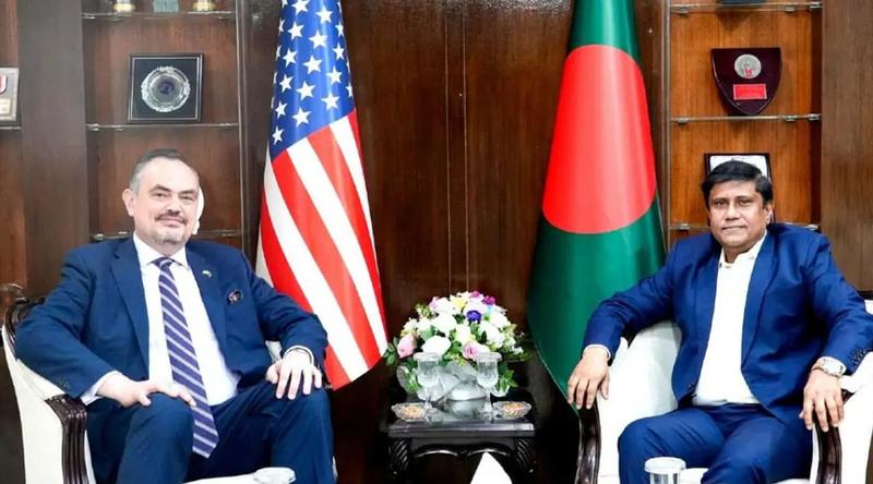 প্রতিরক্ষা উপদেষ্টার সঙ্গে মার্কিন রাষ্ট্রদূতের সাক্ষাৎ