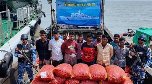 মিয়ানমারে পাচারকালে সাড়ে ১১ লাখ টাকার আলুসহ আটক ১০
