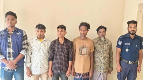 টেকনাফে পাচারকারীদের আস্তানা থেকে রোহিঙ্গাসহ উদ্ধার ৪