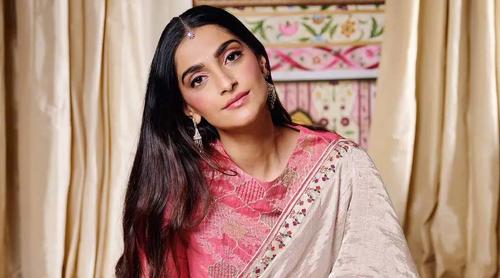 পরিবারে এল নতুন অতিথি, দ্বিতীয় সন্তানের মা হলেন সোনম কাপুর