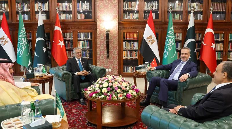 জরুরি বৈঠক শেষে পাকিস্তান ছাড়লেন মুসলিম নেতারা