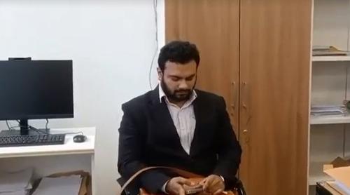 ডাক্তার পরিচয়ে হাসপাতালের পরিচালক পদে যোগ দিতে গিয়ে আটক ১