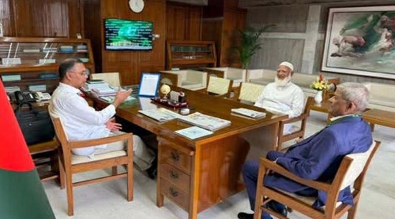 বিরোধী দলীয় নেতাকে নিজের কক্ষে নিয়ে বৈঠক করলেন প্রধানমন্ত্রী