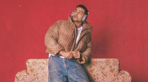 মেজাজ হারিয়ে দর্শকের গায়ে থুতু মারলেন গায়ক অর্পিত বালা