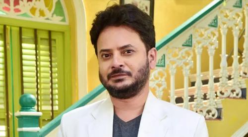 শুটিং ছিল না, তবু কেন সমুদ্রে নেমে পানিতে ডুবলেন রাহুল?