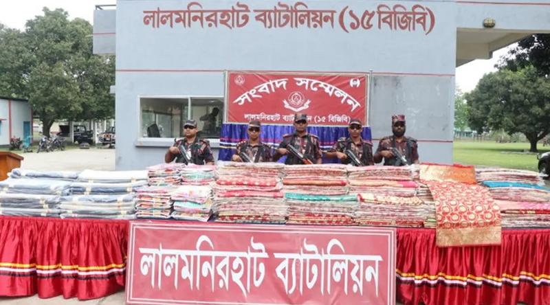 কুড়িগ্রামে ২৪ লাখ ৬৬ হাজার টাকার ভারতীয় শাড়ি জব্দ