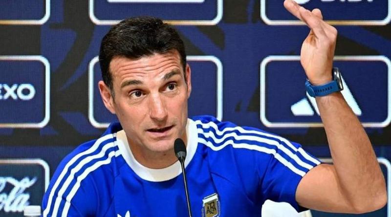 বিশ্বকাপের চূড়ান্ত দল নিয়ে কঠোর অবস্থানে স্কালোনি