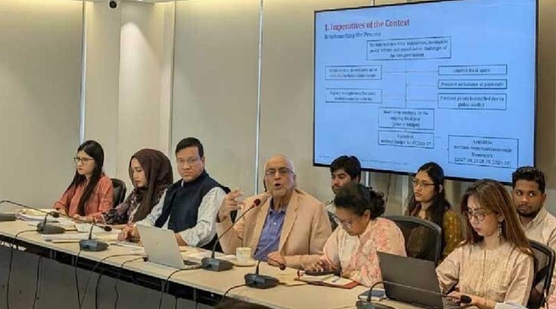 পে স্কেল নিয়ে সিদ্ধান্ত নিতে নতুন কমিশন দরকার: ড. দেবপ্রিয় ভট্টাচার্য