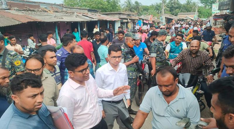 সাতক্ষীরায় খোলা বাজারে প্রতি লিটার পেট্রোল ২৫০ টাকায় বিক্রি, দশ হাজার টাকা জরিমানা