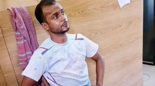 ‘আমাকে ২০ হাজার টাকা দেন, তাহলে আপনার বিরুদ্ধে লেখবো না’