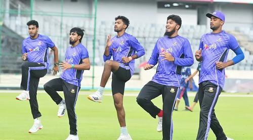 অপরিবর্তিত স্কোয়াড নিয়ে তৃতীয় টি-টোয়েন্টিতে মাঠে নামছে বাংলাদেশ