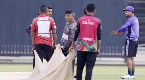 মে দিবসে গ্রাউন্ডস্টাফসহ শ্রমজীবী মানুষদের প্রতি শ্রদ্ধা জানালেন লিটন