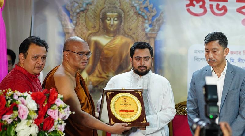 ধর্মীয় প্রতিষ্ঠানগুলো ঐক্যের কেন্দ্রবিন্দু হতে পারে : নাহিদ ইসলাম