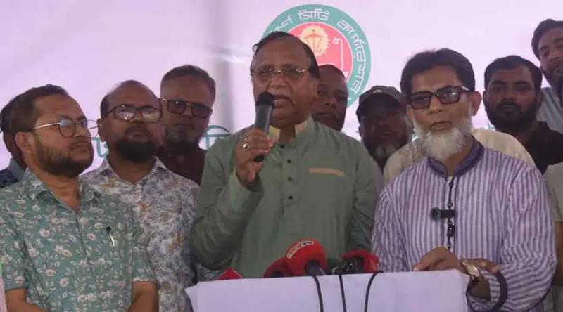 পথচারী-যান চলাচল নির্বিঘ্ন রেখেই হকার পুনর্বাসন করা হচ্ছে: ডিএসসিসি প্রশাসক