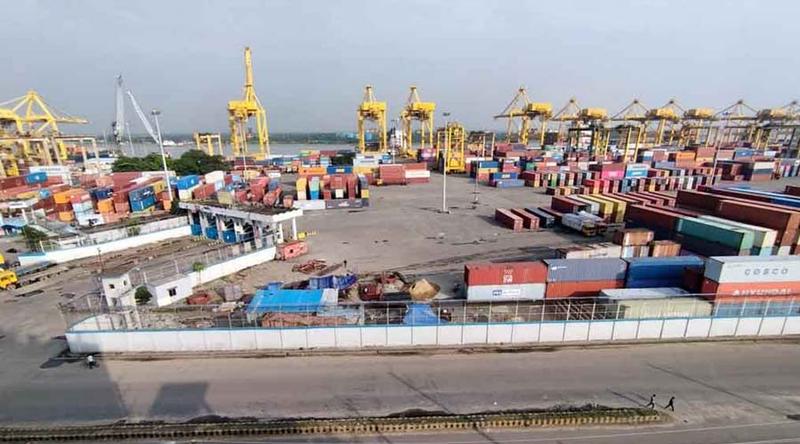 চীন ও ভারত থেকে ৫৩ হাজার টন ডিজেল নিয়ে দুই জাহাজ চট্টগ্রাম বন্দরে