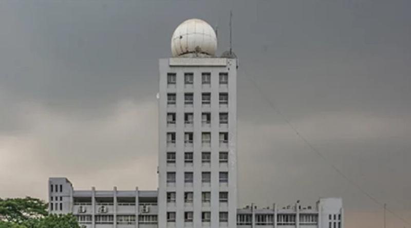 ৪ বিভাগে ভারি বর্ষণের আভাস, পাহাড়ধসের শঙ্কা