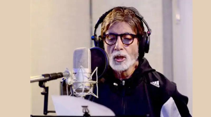 অভিনয়ের বাইরে যেসব সিনেমায় গানে মুগ্ধ করেছেন অমিতাভ