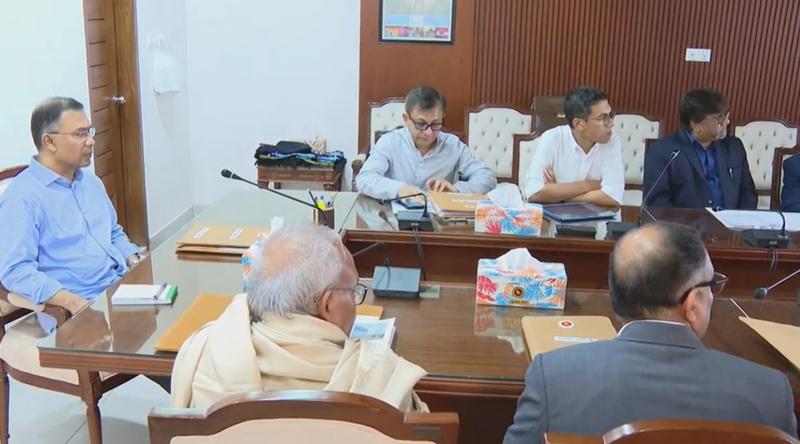বস্ত্র ও পাট মন্ত্রণালয়ের সংশ্লিষ্টদের সঙ্গে বৈঠক করলেন প্রধানমন্ত্রী