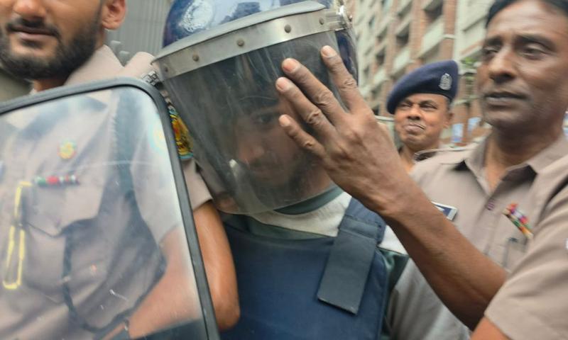 উত্তরায় বাবার সামনে থেকে স্কুলছাত্রী অপহরণ : আসামি লামিন ১ দিনের রিমান্ডে