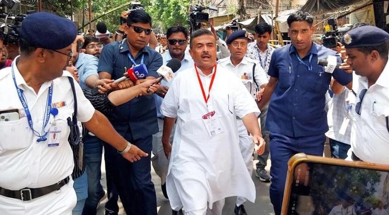 ২০৪ আসনে এগিয়ে থেকে নিরঙ্কুশ জয়ের পথে বিজেপি