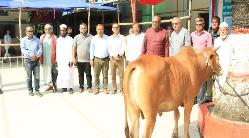 শাহজালাল মাজারের ওরসে প্রধানমন্ত্রীর উপহার হস্তান্তর করলেন সিসিক প্রশাসক