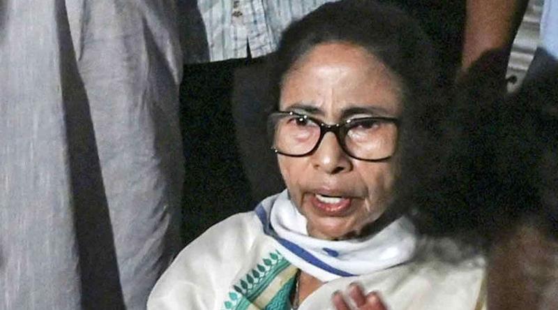 মমতার গাড়ি ঘিরে ‘চোর-চোর’ স্লোগান, সাখাওয়াত মেমোরিয়ালে উত্তেজনা