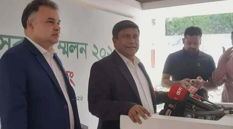 সশস্ত্র বাহিনীকে জনমুখী করতে প্রশাসকদের নির্দেশনা দেওয়া হয়েছে: প্রতিরক্ষা উপদেষ্টা