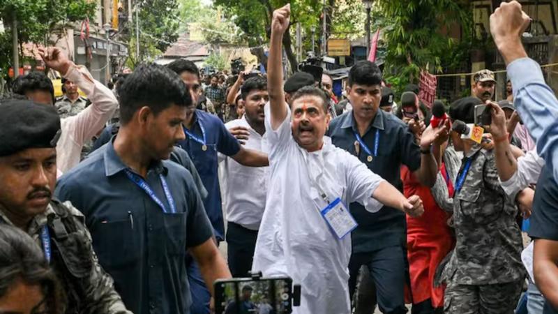 ‘মমতা শেষ, এরপর অখিলেশ’, সতর্কবার্তা শুভেন্দুর
