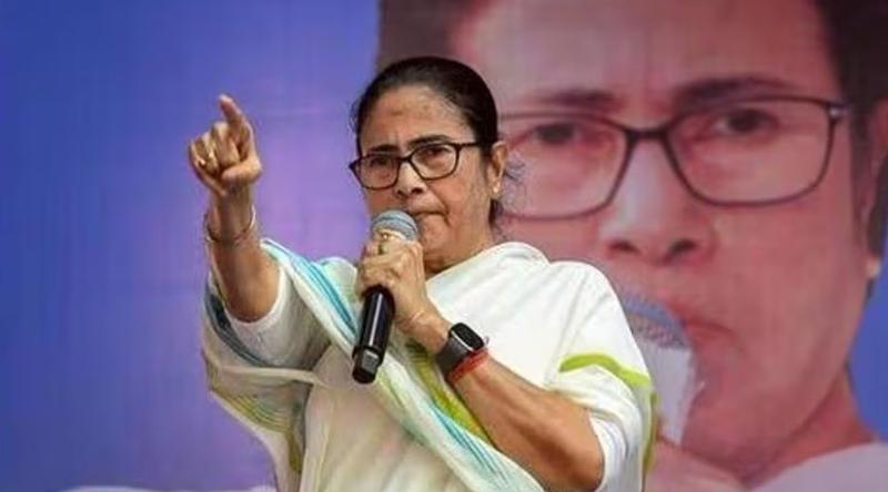 পরাজয়ের পরও পদত্যাগ করেননি-কেন প্রথা ভাঙলেন মমতা?
