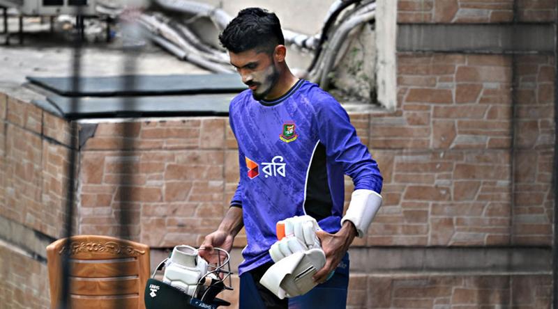 আইডল মুশফিকের সাথে টেস্ট অভিষেকের অপেক্ষায় অমিত