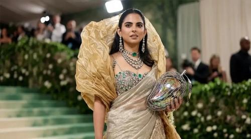 ৫০ জন কারিগরের ১২০০ ঘণ্টার পরিশ্রমে তৈরি ইশা আম্বানির মেট গালা লুক!