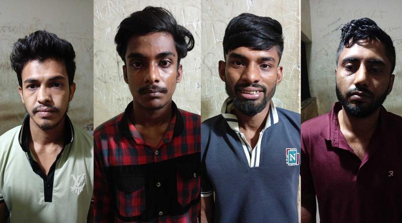 কুমিল্লায় দেশীয় অস্ত্রসহ গ্রেপ্তার ৪