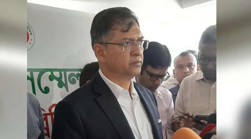 সড়ক ও রেলপথের আশেপাশে হবে না পশুর হাট : স্বরাষ্ট্রমন্ত্রী