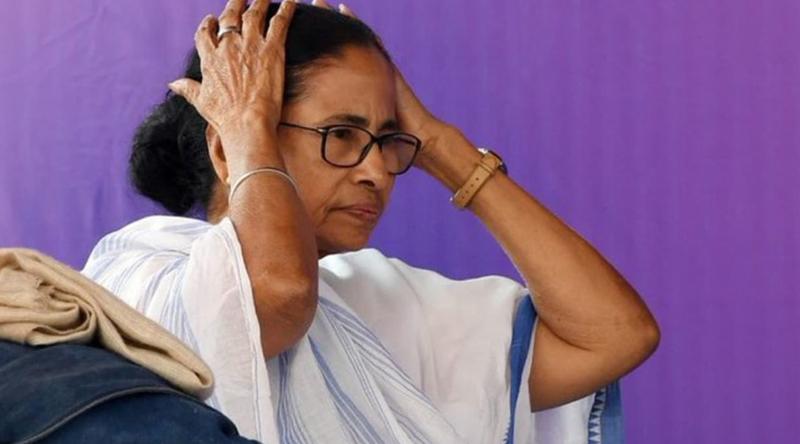 পশ্চিমবঙ্গ সরকারে মমতা-নিযুক্ত অবসরপ্রাপ্ত আমলাদের অফিসে প্রবেশে নিষেধাজ্ঞা জারি