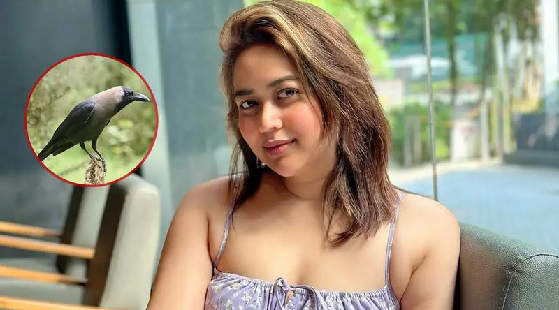 ‘কাকের’ প্রেমে পড়েছেন ভাবনা