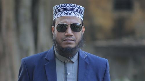 কলেজে গিয়ে অবরুদ্ধ এমপি আমির হামজা