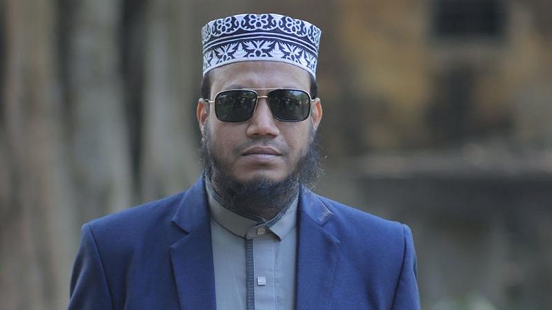 কলেজে গিয়ে অবরুদ্ধ এমপি আমির হামজা