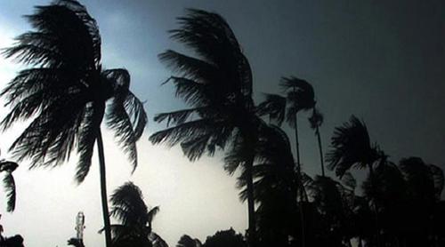 রাতে দেশের ৮ জেলার উপর দিয়ে ৬০ কি.মি. বেগে ঝড়ের আভাস