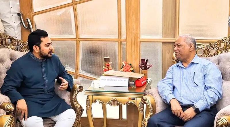 বিশ্ববিদ্যালয়ে যেন দলীয়করণ না হয় : চবি উপাচার্যকে অনুরোধ নাহিদ ইসলামের