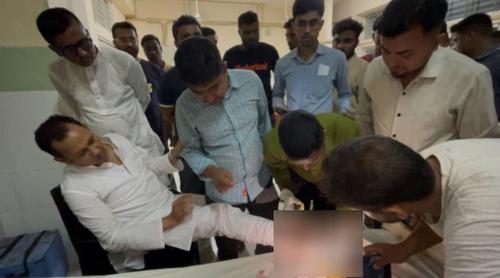 সুনামগঞ্জে সড়ক আটকে দু'পক্ষের সংঘর্ষ, থামাতে গিয়ে এমপি আহত