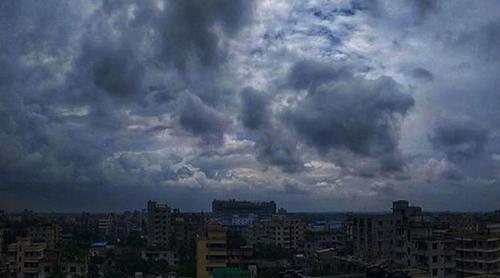 আজ মেঘলা থাকবে ঢাকার আকাশ, বৃষ্টির সম্ভাবনা