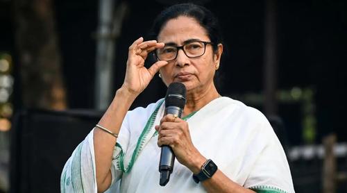 পশ্চিমবঙ্গে বিজেপির মন্ত্রিসভা গঠনের দিনে কোথায় আছেন এবং কী করছেন মমতা?