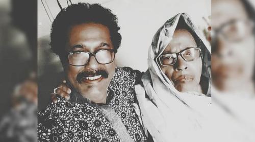 মা এখন বহুদূরে, আকাশের তারা হয়ে জ্বলছে: ফারুক আহমেদ
