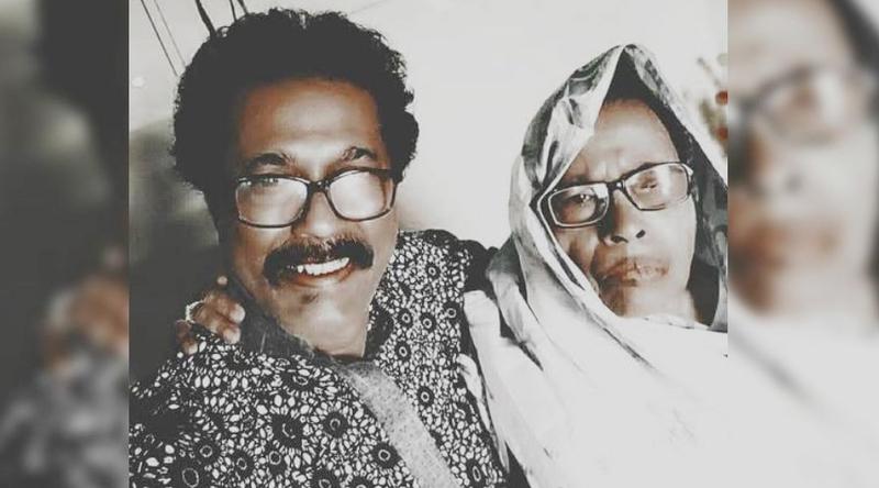 মা এখন বহুদূরে, আকাশের তারা হয়ে জ্বলছে: ফারুক আহমেদ